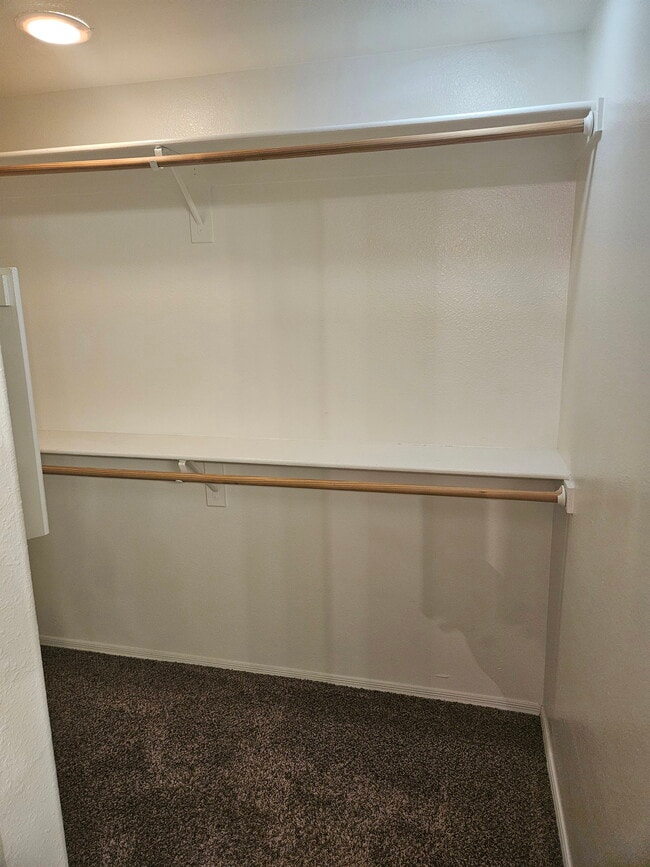 Building Photo - 7520 E Earll Dr