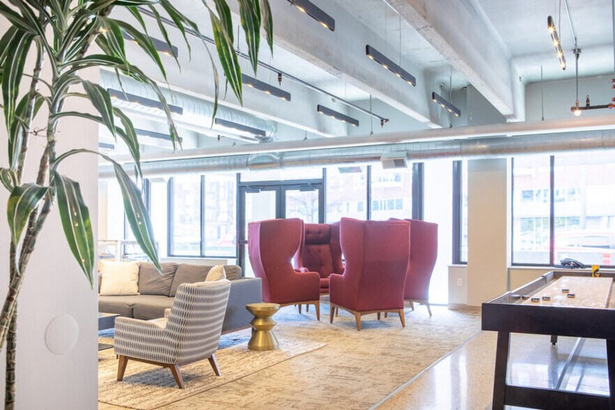 Building Photo - 1640 N Water St