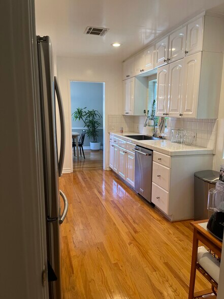 KITCHEN - 1413 S Beverly Glen Blvd