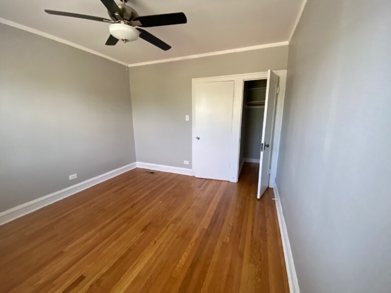 Building Photo - 9001 S Loomis St