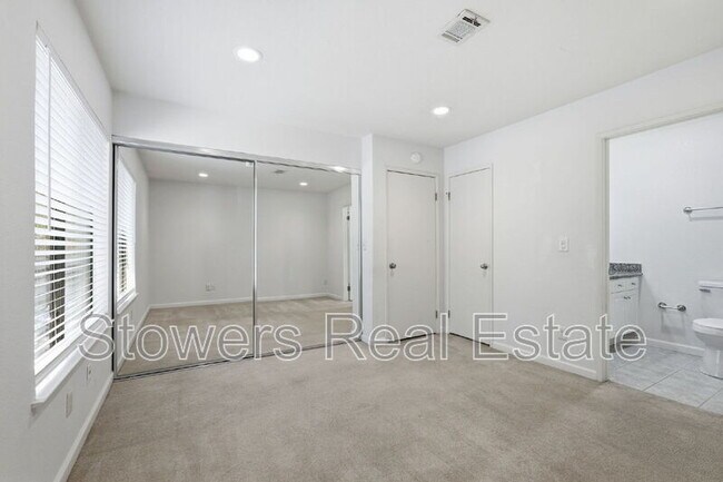 Building Photo - 7102 Cross Creek Cir