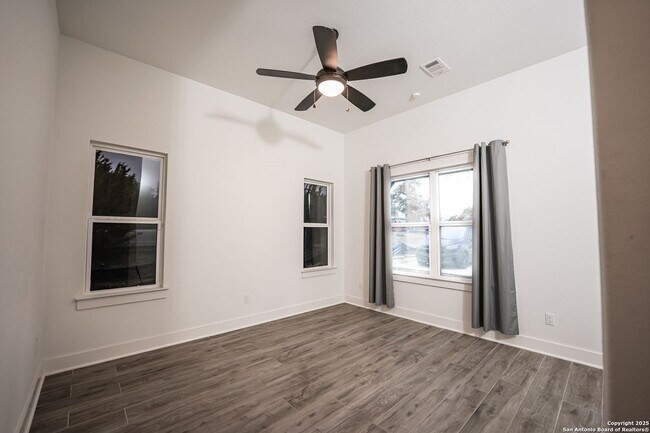 Building Photo - Modern Masterpiece in Canyon Lake