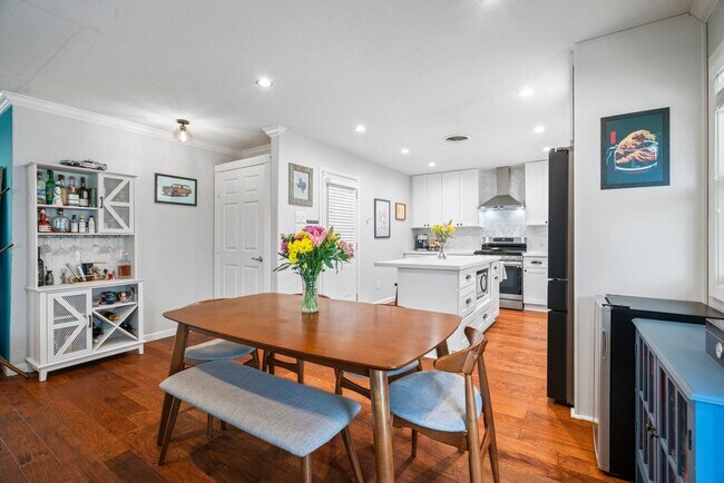 Building Photo - 2407 Willowby Dr