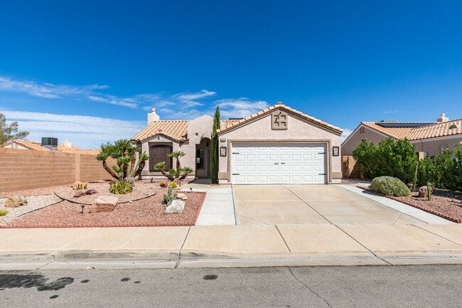 Building Photo - Updated Mediterranean-Style Home with Priv...