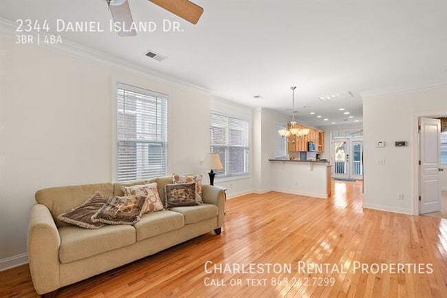 Building Photo - 2344 Daniel Island Dr
