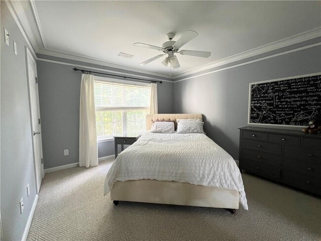 Building Photo - 7190 Belcrest Dr