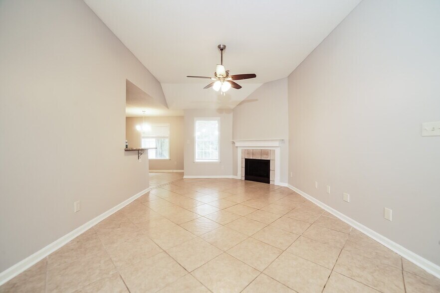 Building Photo - 2755 Fletcher View Dr