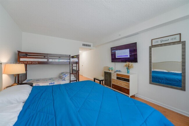 Building Photo - 2501 S Ocean Dr