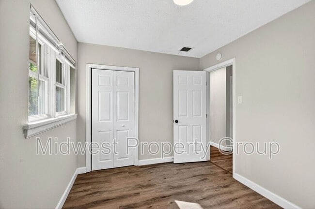 Building Photo - 7348 Lynn Ave