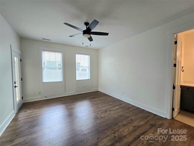 Building Photo - 5 Heartleaf Cir