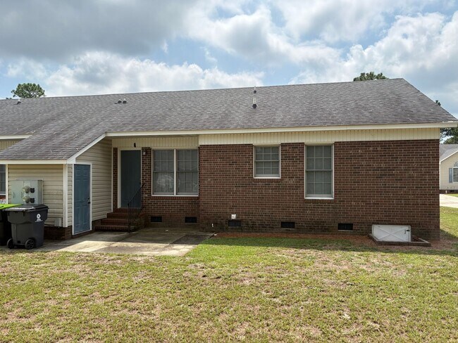 Building Photo - 5837 Maidstone Ln