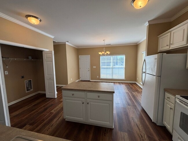 Building Photo - 225 Windsor Trace Dr