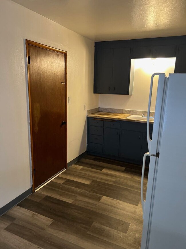 Building Photo - Cute 1Bd apartement in a 7 plex property! Call and inquire today!