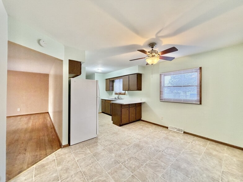 Building Photo - 1834 S Crosby Ave