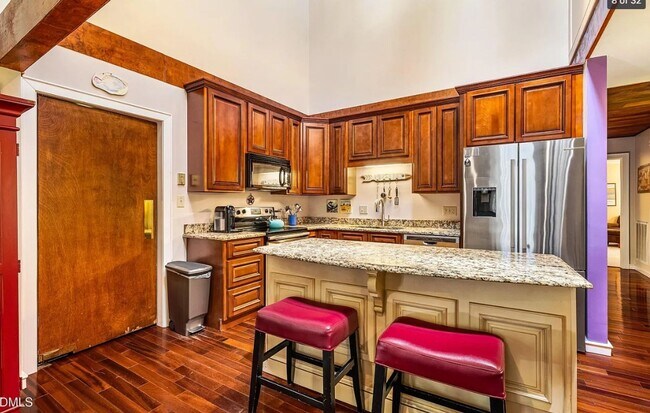 Building Photo - Beautiful & Spacious 3 Bedroom 3 Baths
