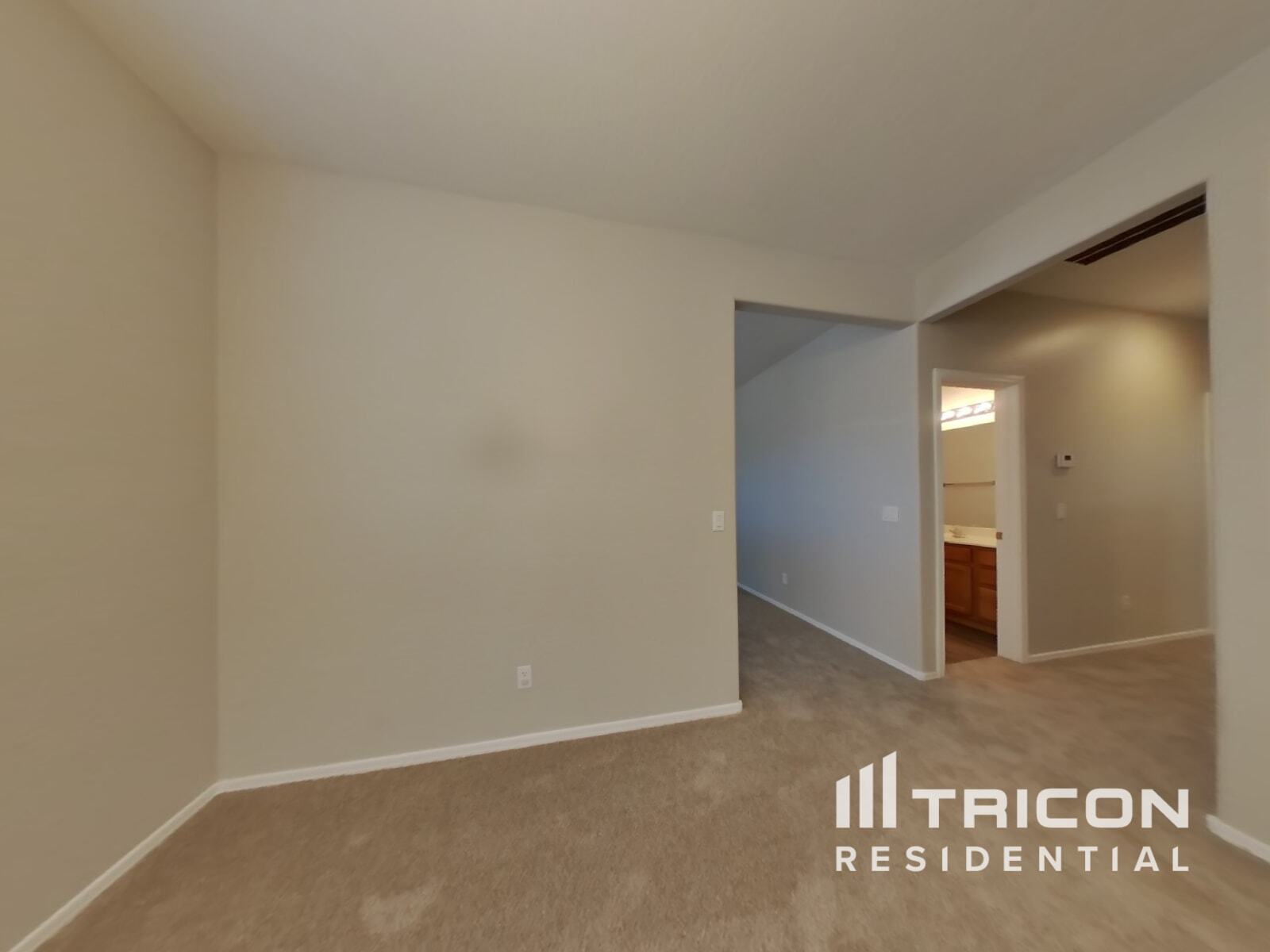 Building Photo - 6410 S 72nd Ln