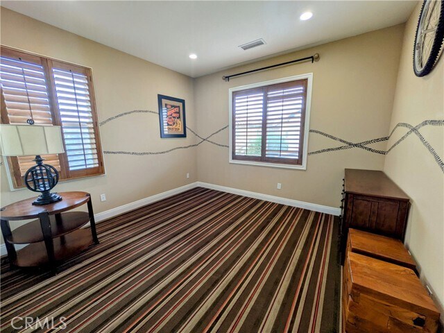 Building Photo - 23 Golf Dr