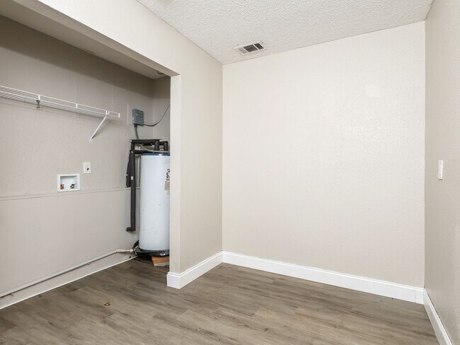 Building Photo - 3 BR/1BA | Newly Renovated Single Family Home | Screened in Patio and carpot | Huge backyard!