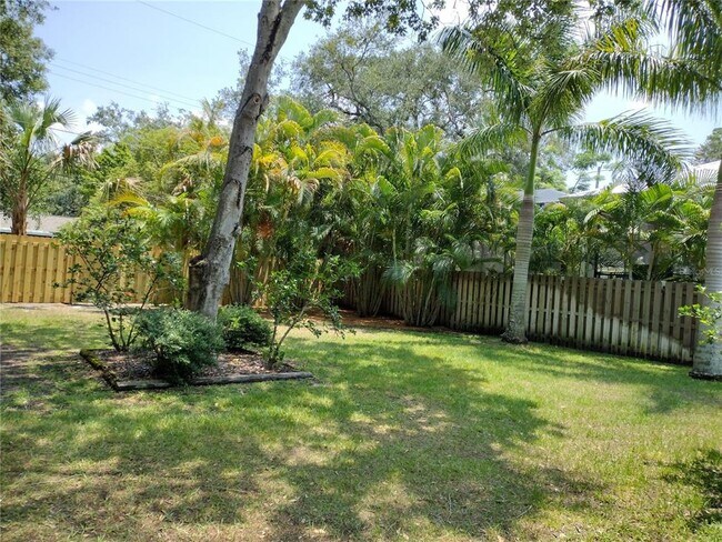 Building Photo - 4727 W Wallcraft Ave