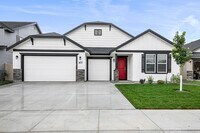 Building Photo - Beautiful 4bd/2ba Single Level Home w/RARE 4-CAR GARAGE