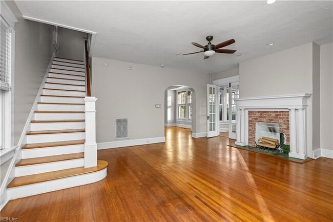 Building Photo - 4600 Colonial Ave