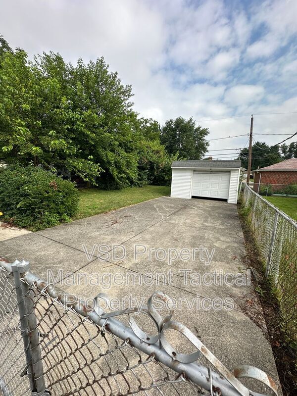 Building Photo - 15917 Turney Rd