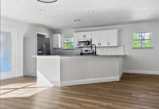 Building Photo - 529 Celtic Rd