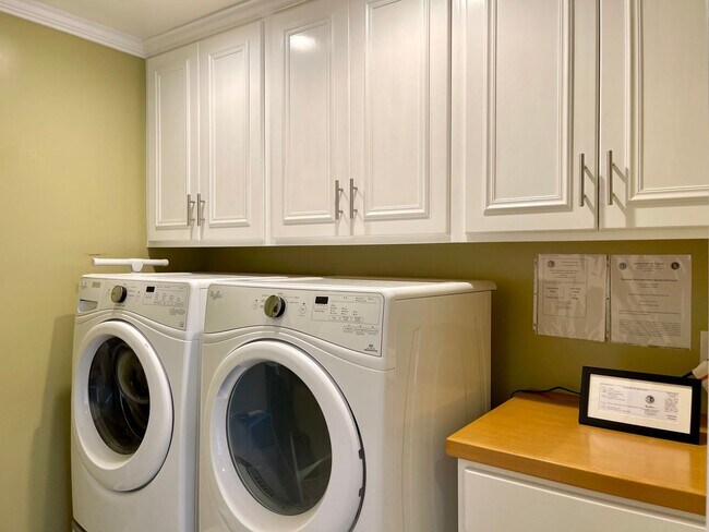 Building Photo - FULLY FURNISHED | Hollywood Beach | Oxnard | 3Bed + 2Bath