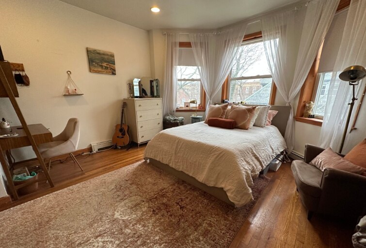 Building Photo - 25 Gibbs St