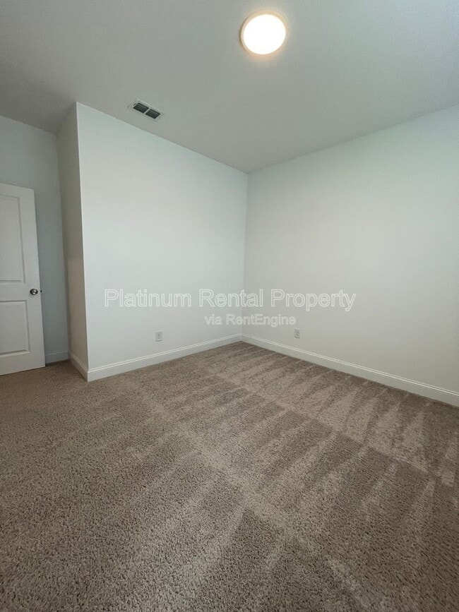 Building Photo - 5221 Riden Ct