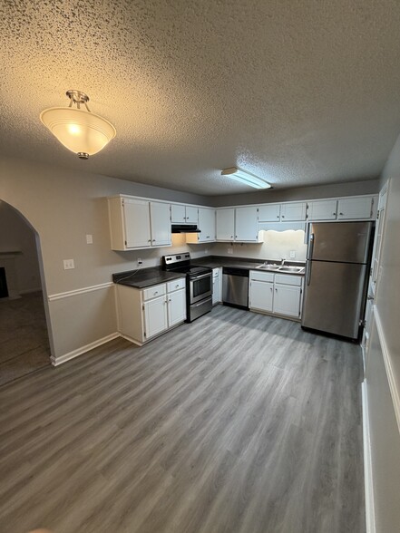 Building Photo - 125 Warren Way