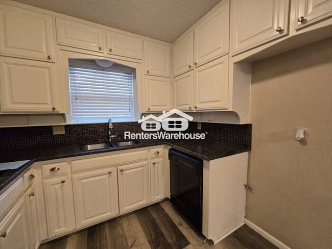 Building Photo - MOVE IN READY - HURST TX - 3BEDS 2BATHS