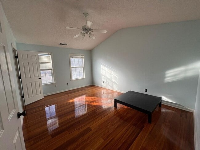 Building Photo - 1607 Heyford Cir