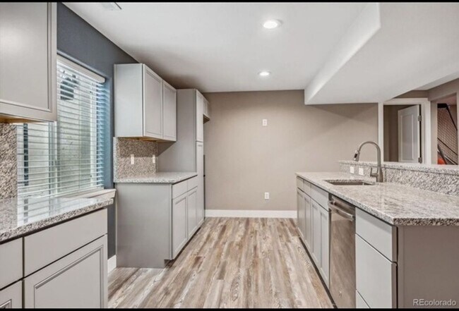 Building Photo - Stunning 4BR Home in West Arvada
