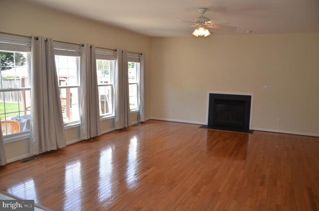 Building Photo - 8678 Mulberry Dr