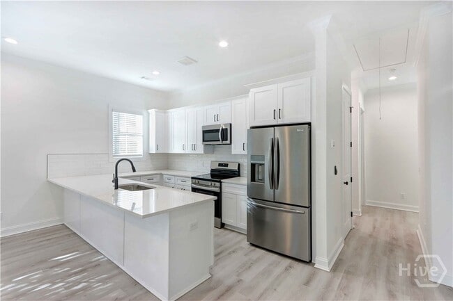 Building Photo - 222 W 39th St