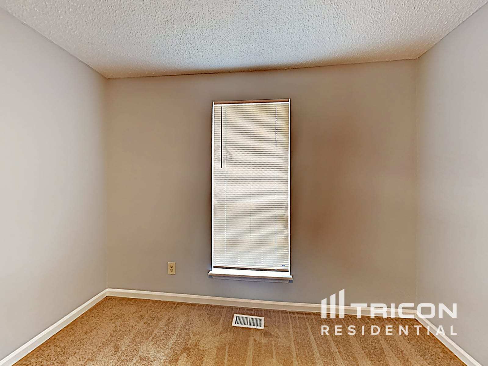Building Photo - 225 Salusbury Ln