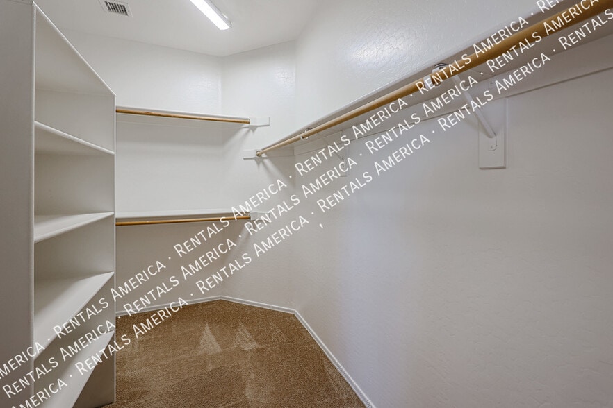 Building Photo - 3117 W Espartero Way