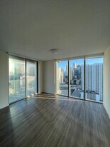 Building Photo - 202 SW 5th Ave