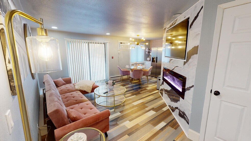 Building Photo - 21 Woodmere Ct