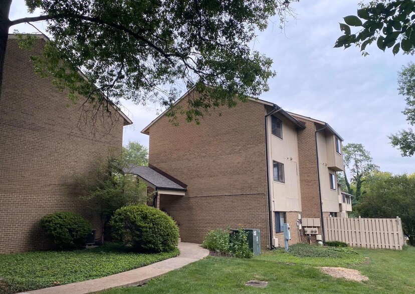 Building Photo - 2678 Glengyle Dr