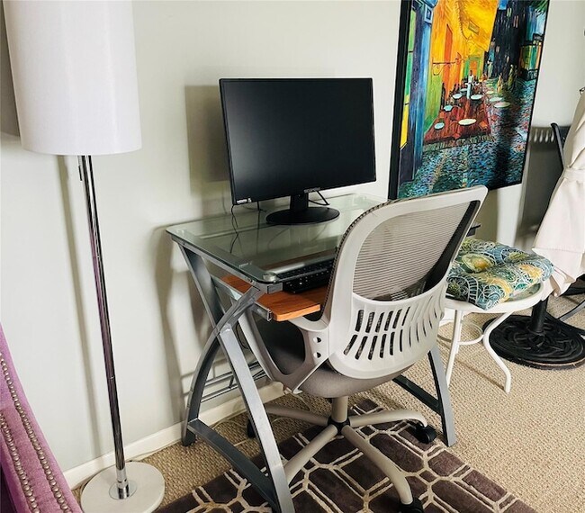 Building Photo - 2500 NE 48th Ln