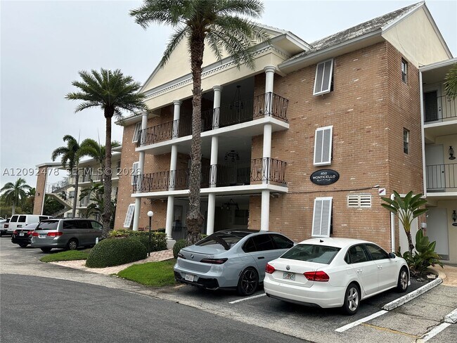 Building Photo - 450 Paradise Isle Blvd