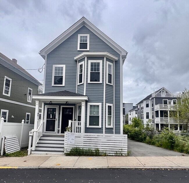 Building Photo - 9 Batchelder St