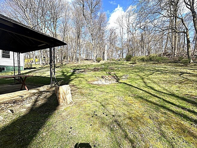 Building Photo - 8 Ridge St