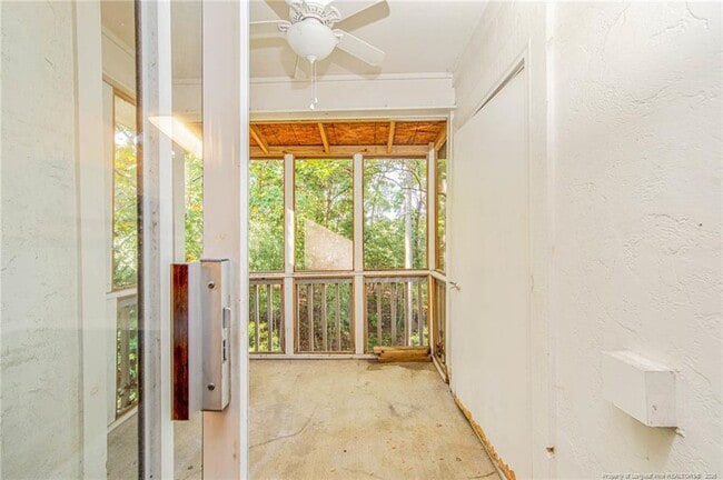 Building Photo - 6760 Willowbrook Dr