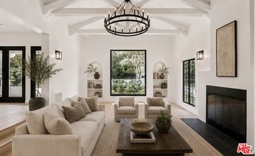 Building Photo - 1800 Benedict Canyon Drive