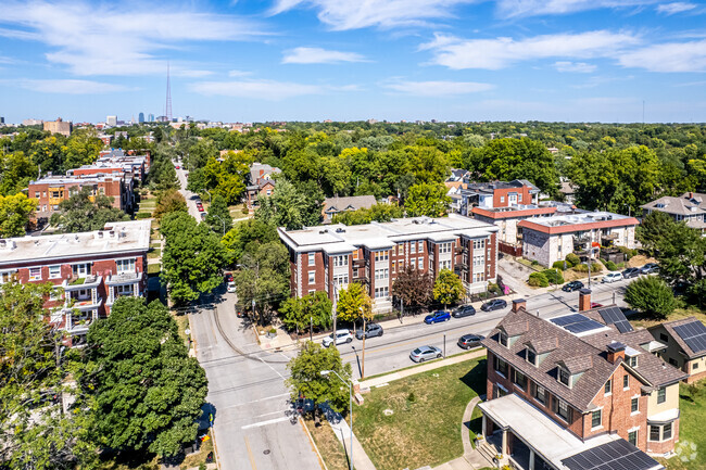 Aerial Photo - Berkeley Apartments