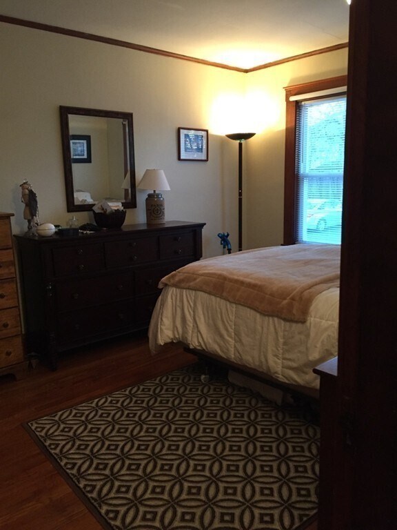 Building Photo - 258 Robbins St