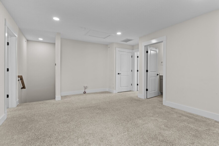 Building Photo - 134 Enclave Dr